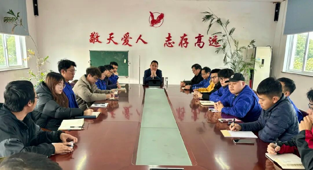 凝“新”聚力，共话成长